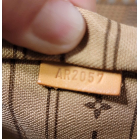 LV Neverful MM size - Picture 2 of 4